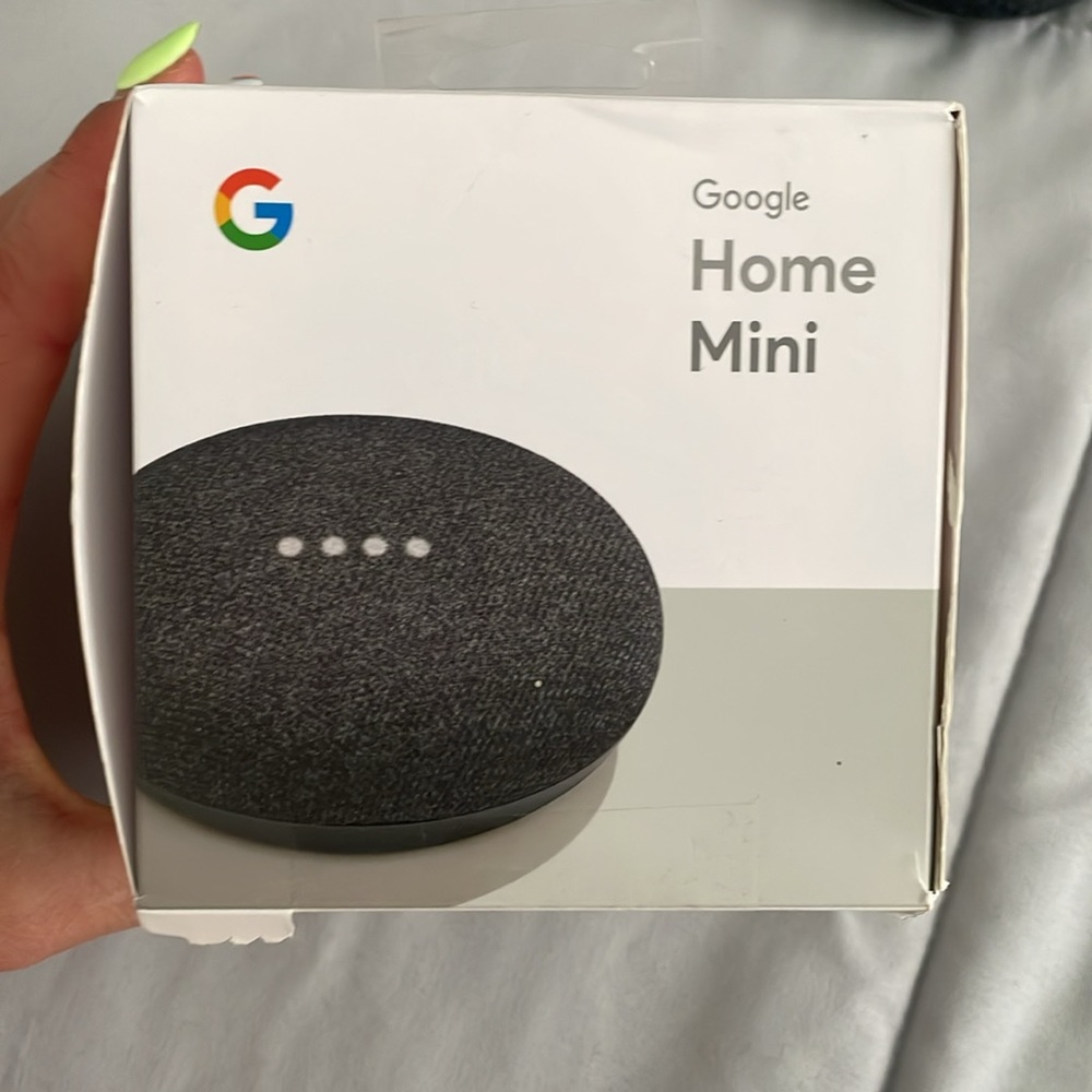 Google Home Mini - Picture 3 of 4
